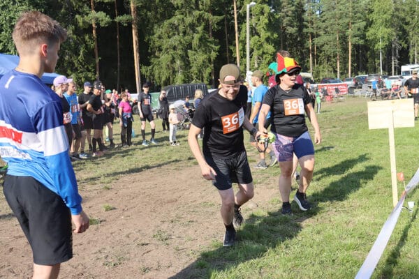 Konesilta-Konepojat kolmatta kertaa peräkkäin kreisi24h-juoksun voittoon